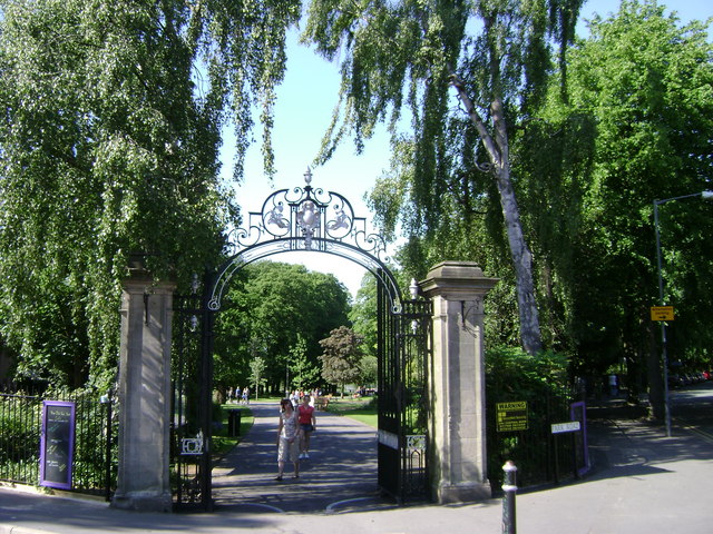 Caldecott Park, Rugby accessible nature walks in Rugby with young children